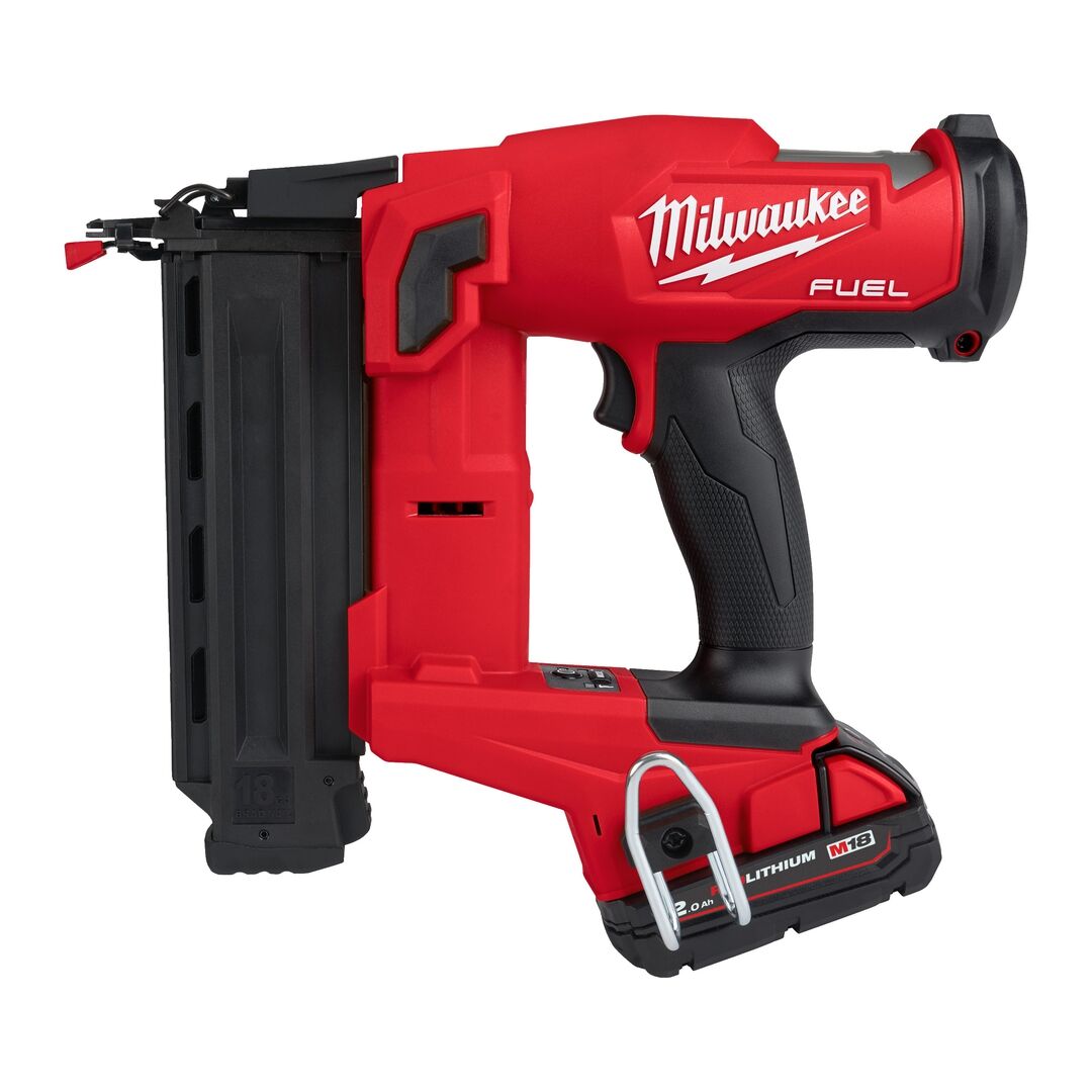 MILWAUKEE Akku-Nagler FUEL M18FN18GS-202X 2x2Ah Ladegerät HD Box