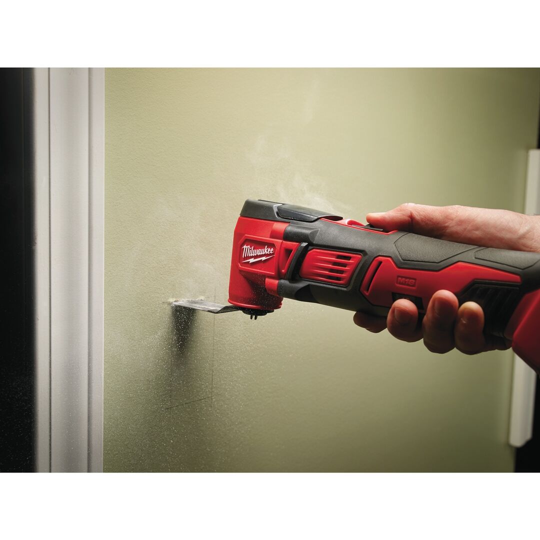 MILWAUKEE Akku-Multitool M18 BMT 4Ah + 2Ah