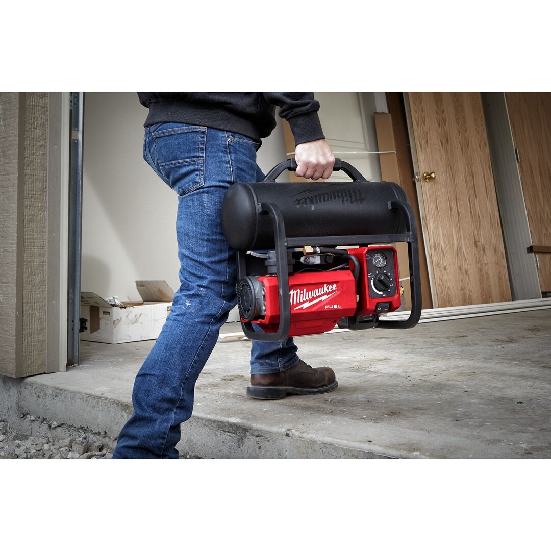 MILWAUKEE Akku Druckluft Kompressor Fuel M18FAC-0 ohne Akku & Ladegerät im Karton