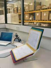 Tisch - / Wandhalter VARIO Pro 10 sortiert