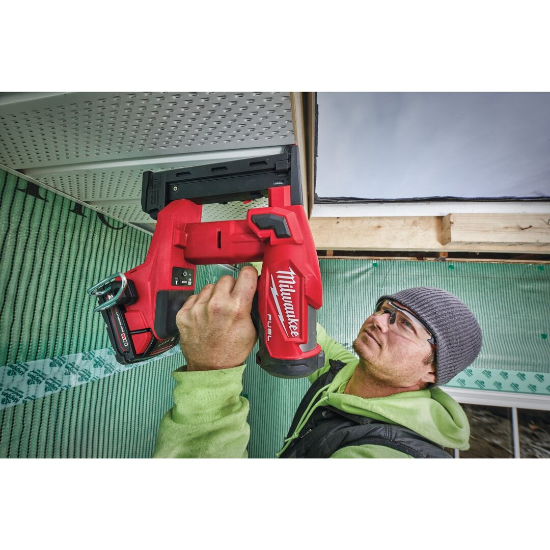 MILWAUKEE Akku-Tacker Klammergerät M18FNCS18GS-202X