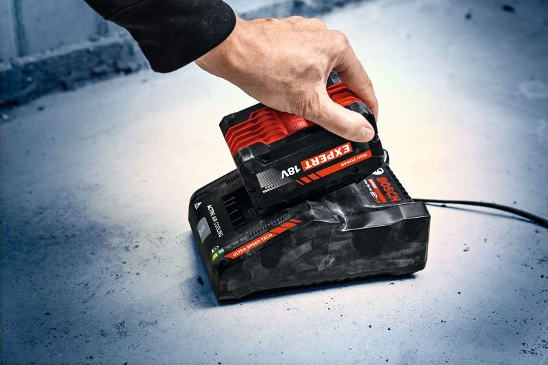 BOSCH Ladegerät EXAL18V-160