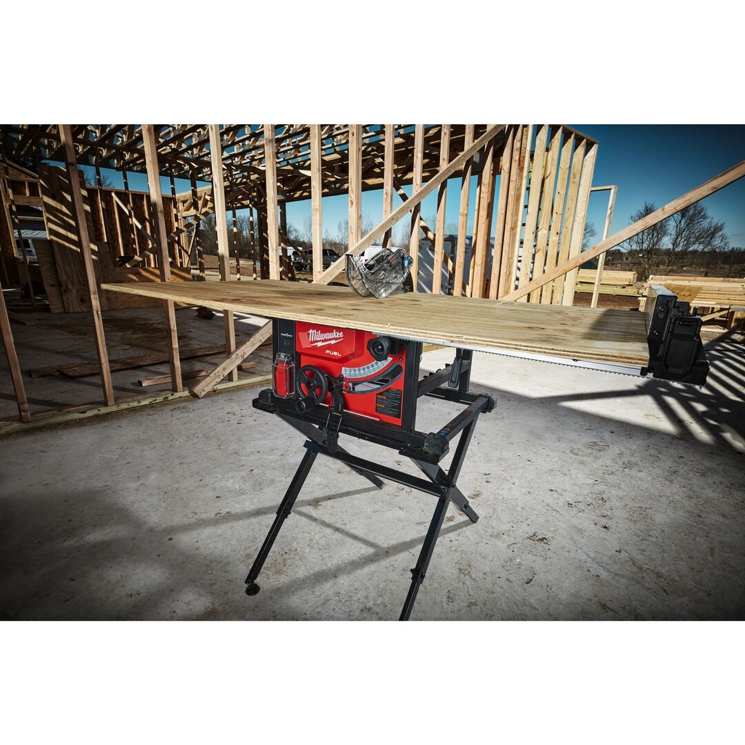 MILWAUKEE Akku-Tischkreissäge M18FTS210-121B 1x18V 12Ah Ladegerät