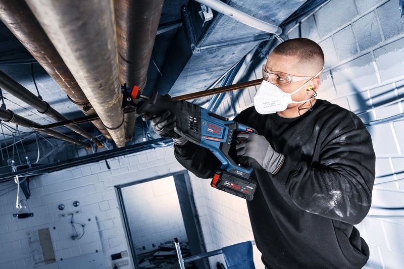 BOSCH EXPERT Akku-Säbelsäge EXSA18V-32 solo, in L-BOXX