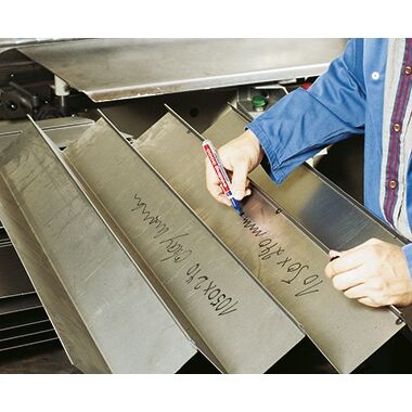 EDDING Permanentmarker 3000 Rundspitze 1,5-3mm rot