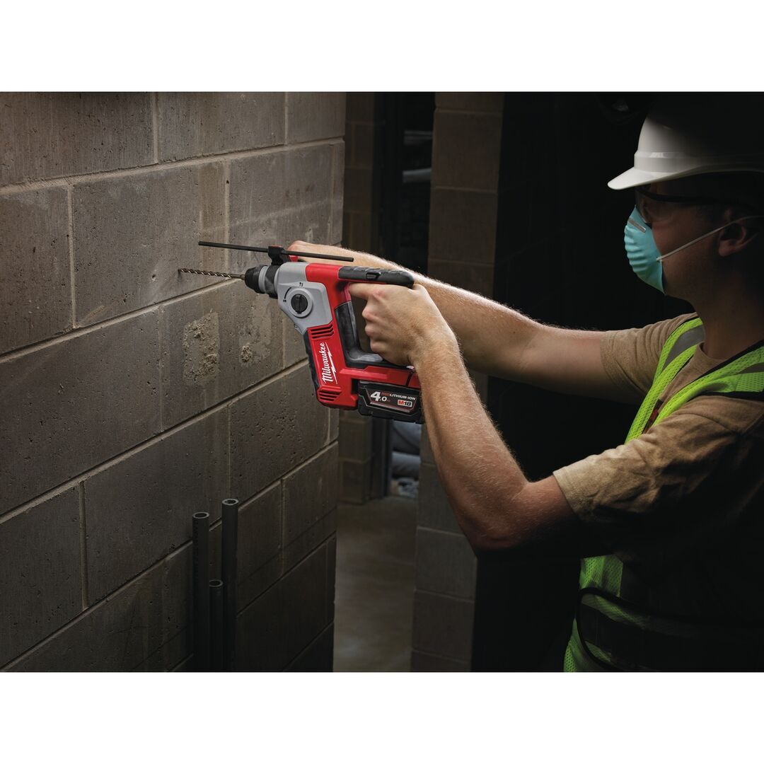 MILWAUKEE Akku-Bohrhammer M18 BH 4Ah