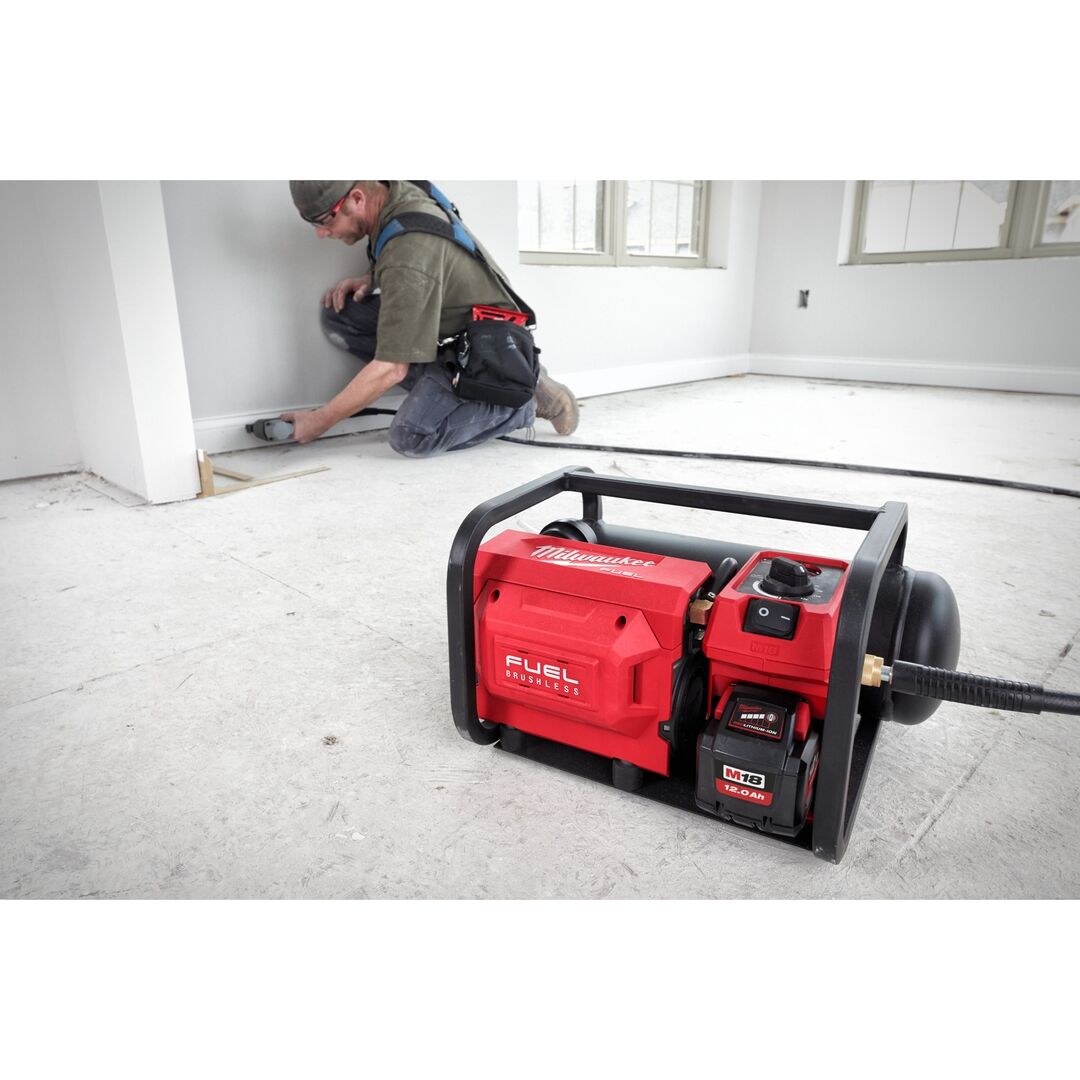 MILWAUKEE Akku Druckluft Kompressor Fuel M18FAC-0 ohne Akku & Ladegerät im Karton