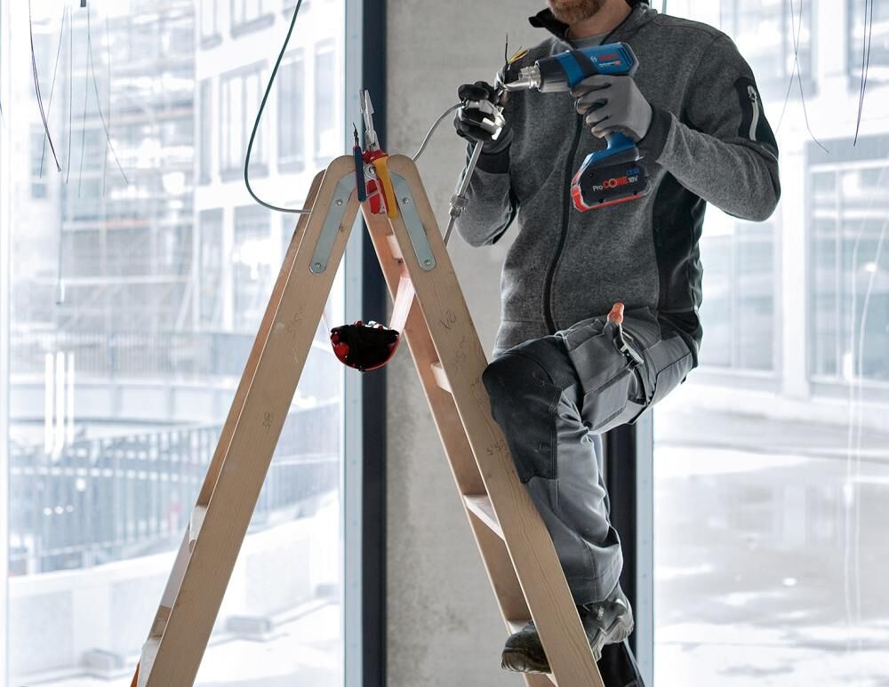 BOSCH Akku-Heißluftgebläse GHG 18V-50 ohne Akku & Ladegerät in L-BOXX