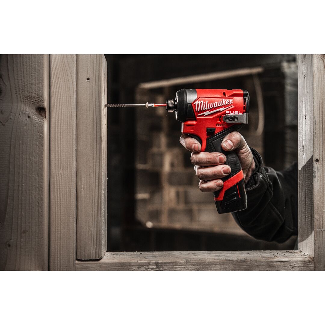 MILWAUKEE Akku-Schlagschrauber 1/4" Hex M12FID2-202X 2x12V/2,0Ah Ladegerät