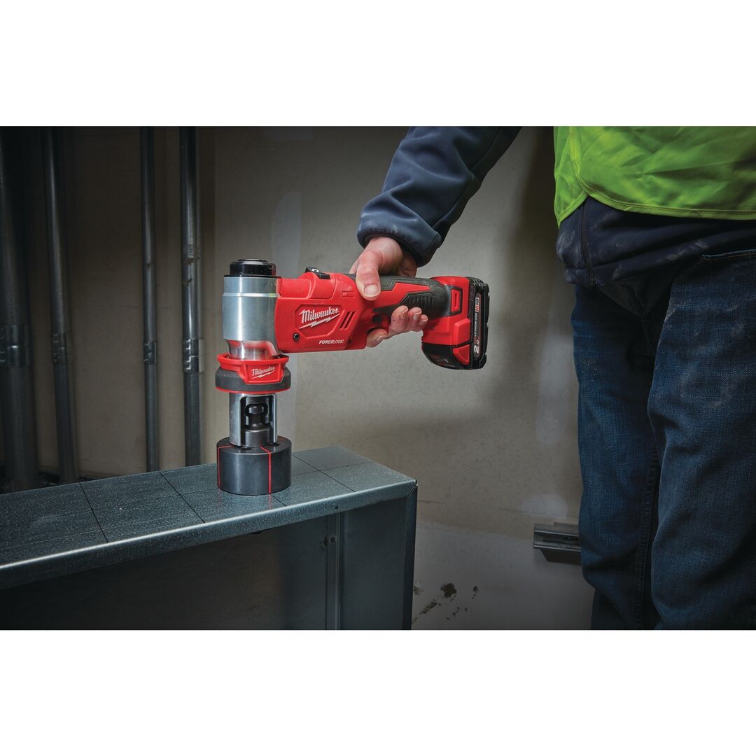 MILWAUKEE Akku-Lochstanzer M18HKP-201CA 1x2,0Ah Ladegerät Zubehör Set