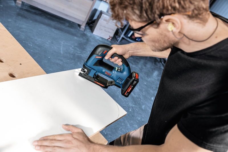 BOSCH EXPERT Akku-Stichsäge EXST18V-155B solo, in L-BOXX