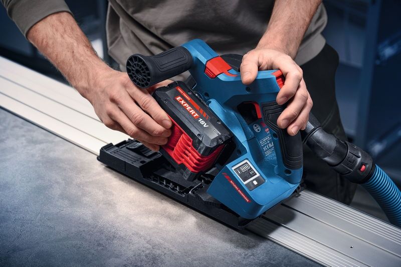 BOSCH EXPERT Akku-Tauchkreissäge EXKT18V-52G, solo, in L-BOXX
