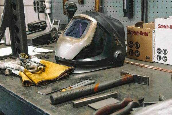 werktisch_helm_600x400