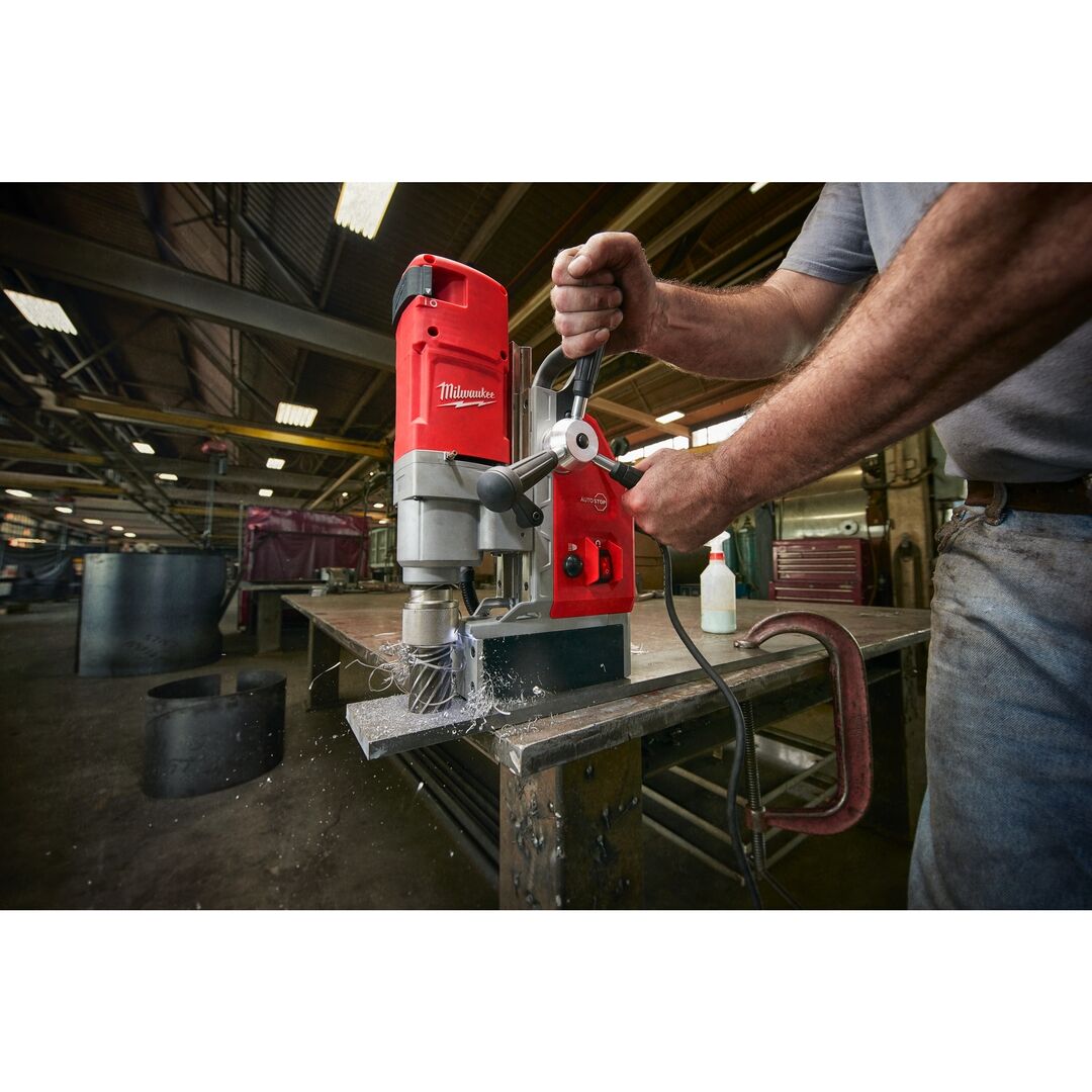 MILWAUKEE Akku-Magnetkernbohrsystem MDE41 im Transportkoffer