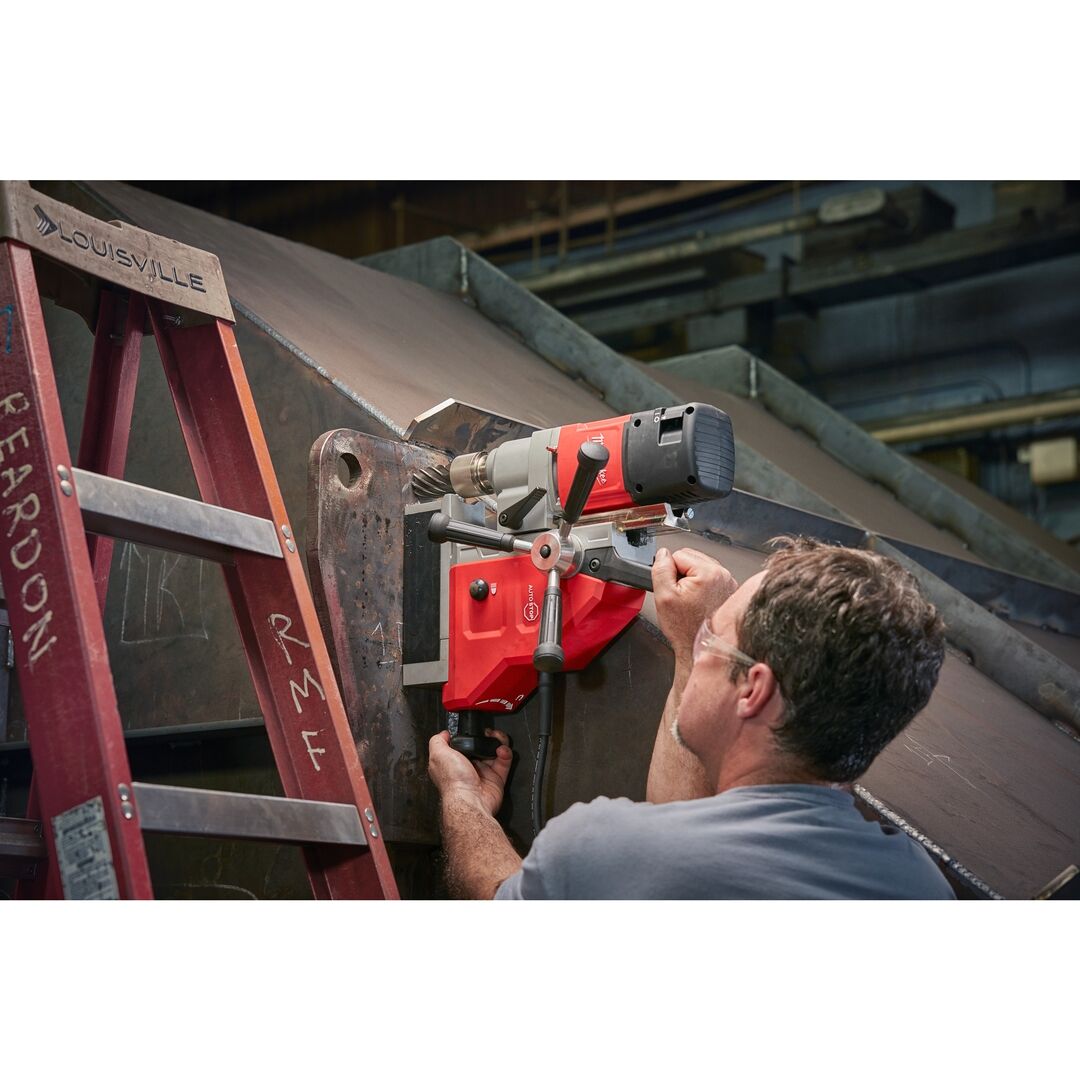MILWAUKEE Akku-Magnetkernbohrmaschine MDP41 im Transportkoffer