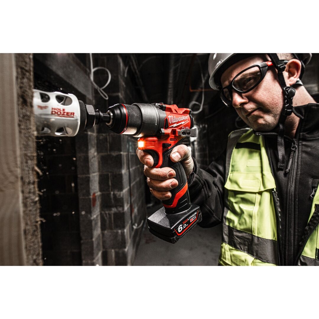 MILWAUKEE Akku-Bohrschrauber M12FDD2-602X 2x12V 6Ah Ladegerät