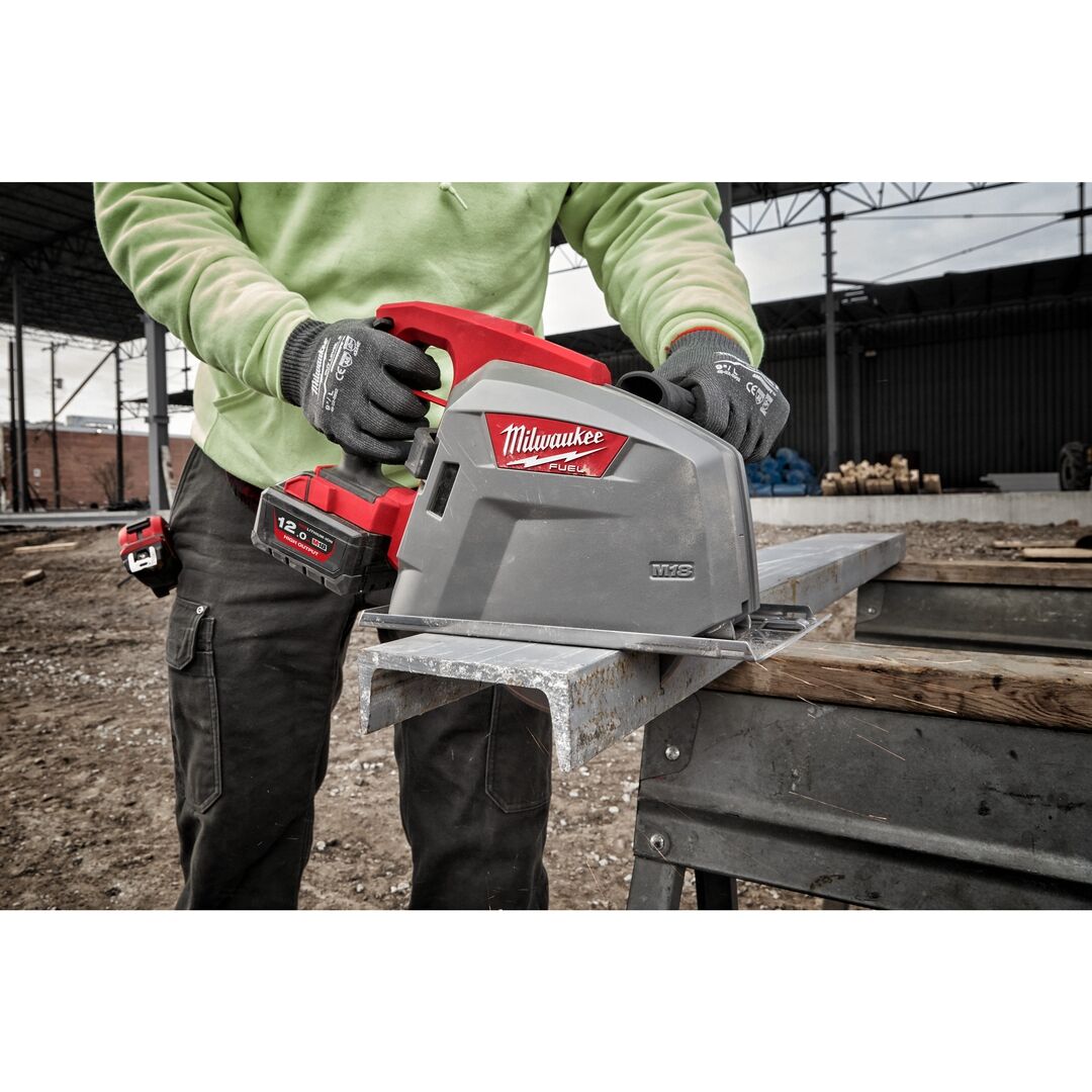 MILWAUKEE Akku-Metallkreissäge FUEL M18FMCS66-0C ohne Akku & Ladegerät im Koffer