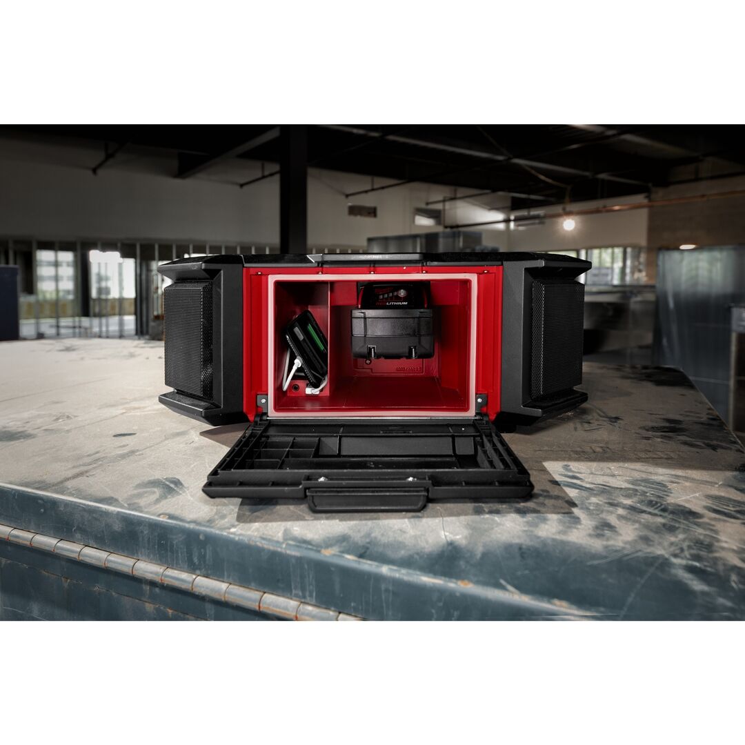 MILWAUKEE PACKOUT Akku-Radio Baustellenradio mit Ladefunktion M18 PRC DAB+