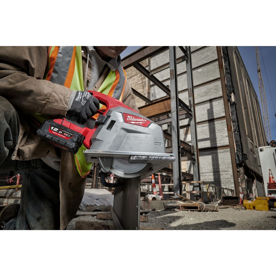 MILWAUKEE Akku-Metallkreissäge FUEL M18FMCS66-0C ohne Akku & Ladegerät im Koffer
