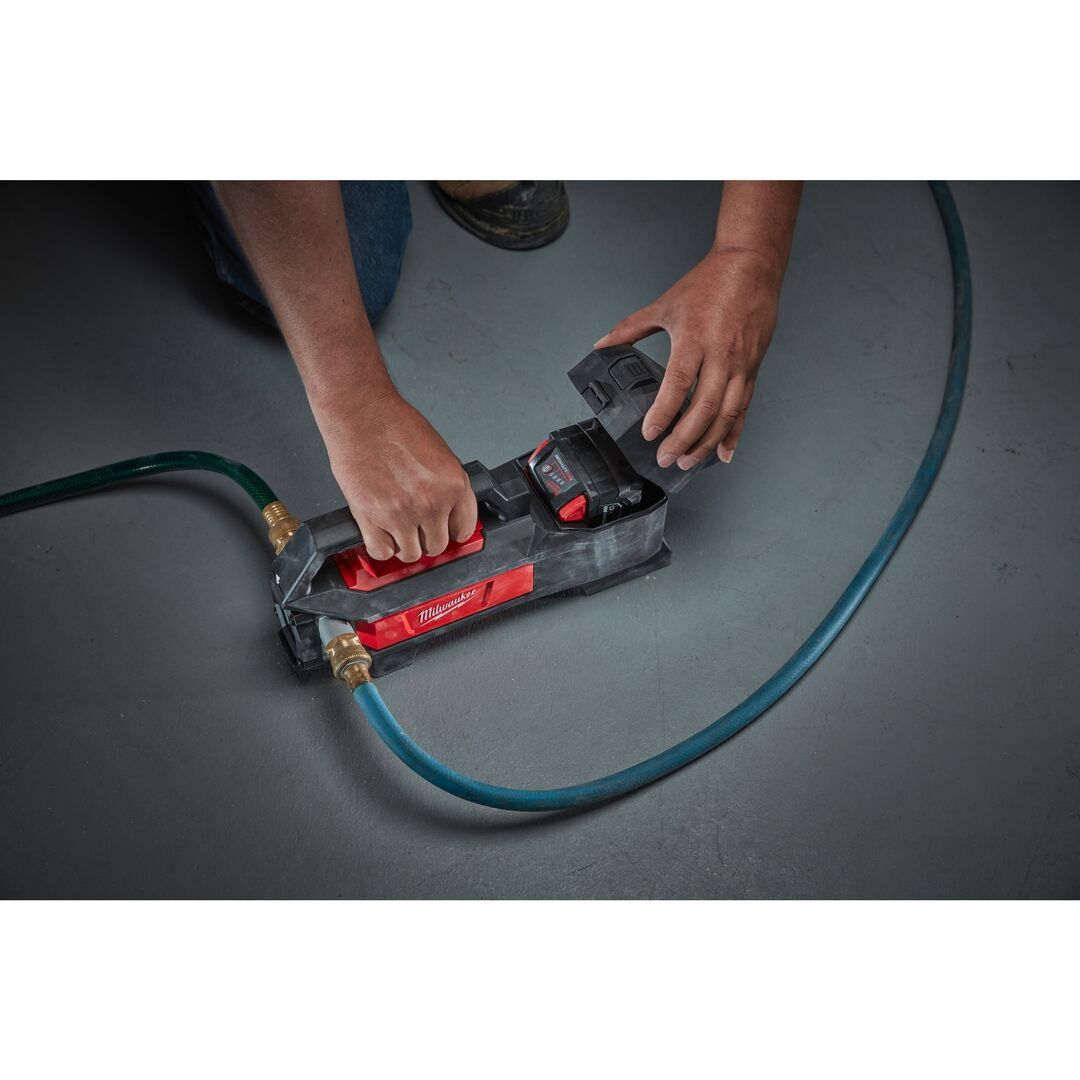 MILWAUKEE Akku-Transferpumpe M18BTP-0