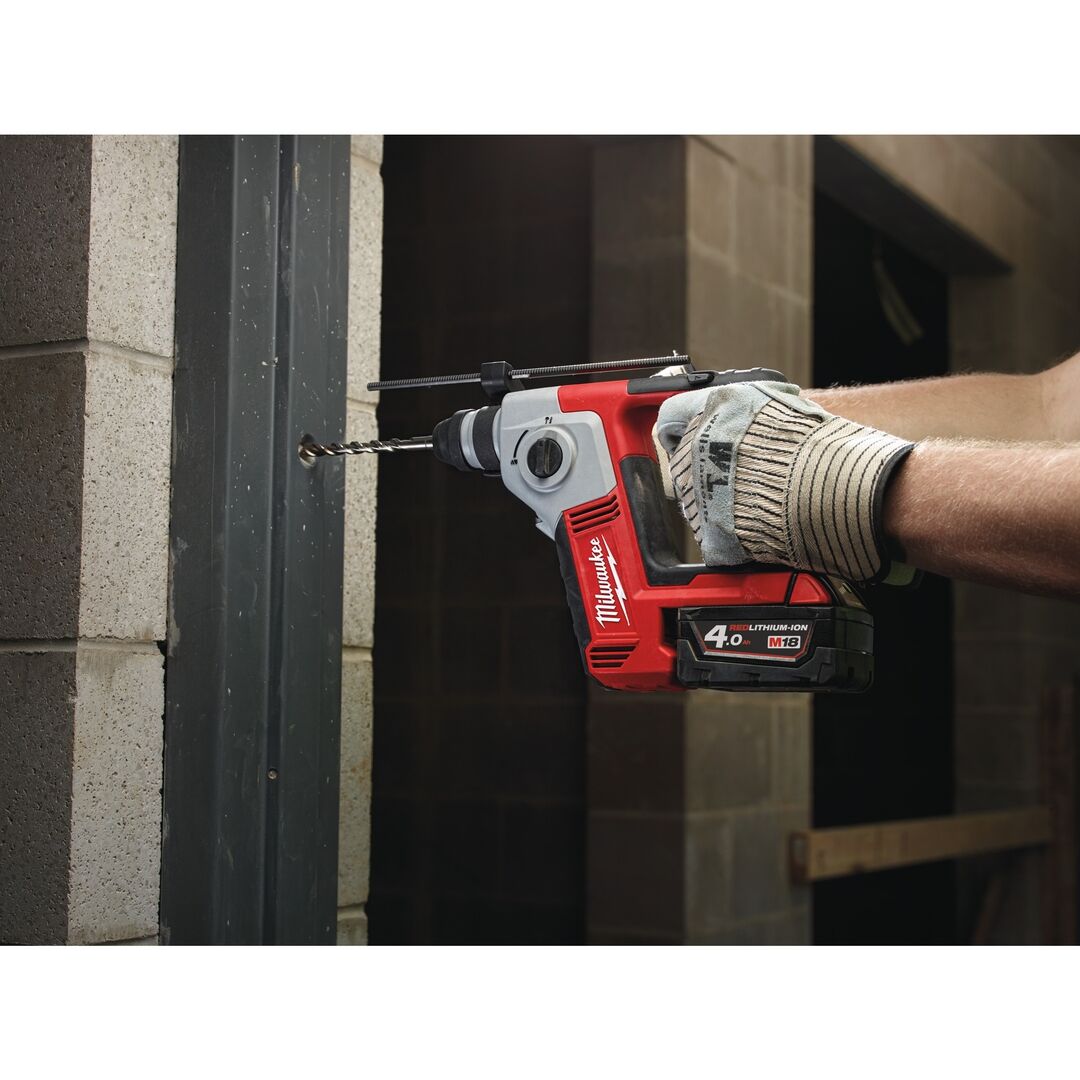 MILWAUKEE Akku-Bohrhammer M18 BH 4Ah