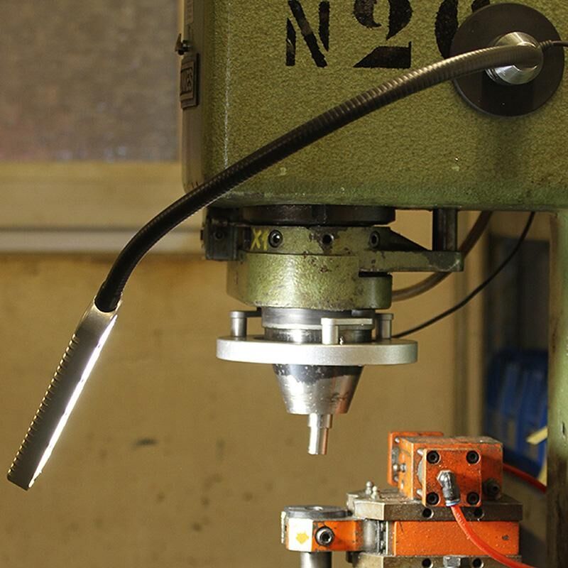 BAUER & BÖCKER Arbeitsplatzleuchte 1200lm Fluter