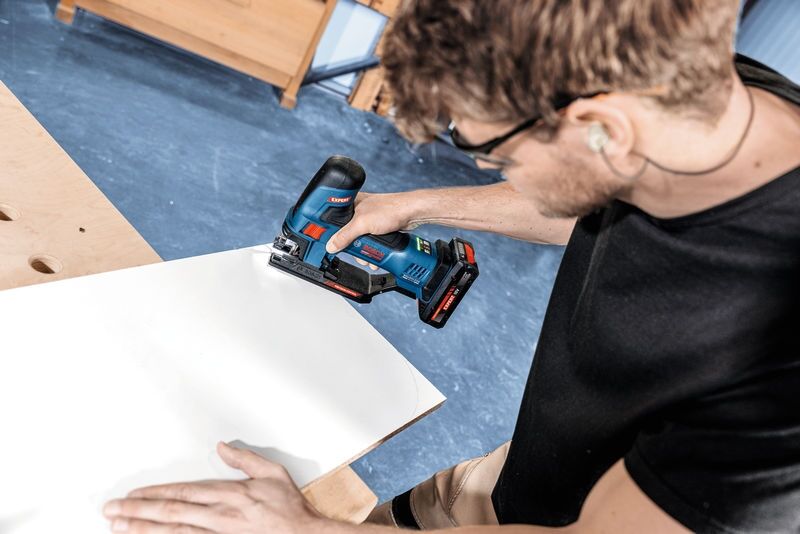 BOSCH EXPERT Akku-Stichsäge EXST18V-155S solo, in L-BOXX