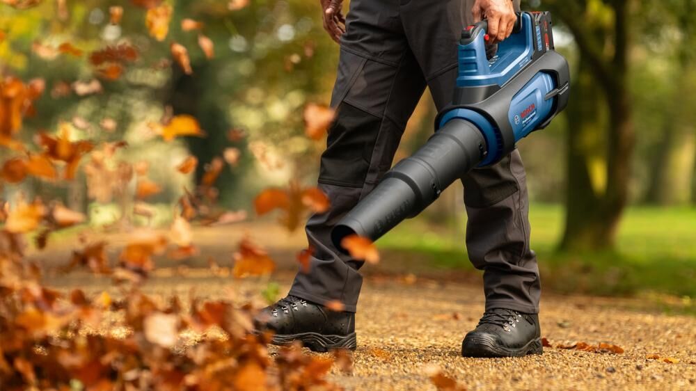 BOSCH Akku-Laubbläser GBL 18v-800, solo, im Karton