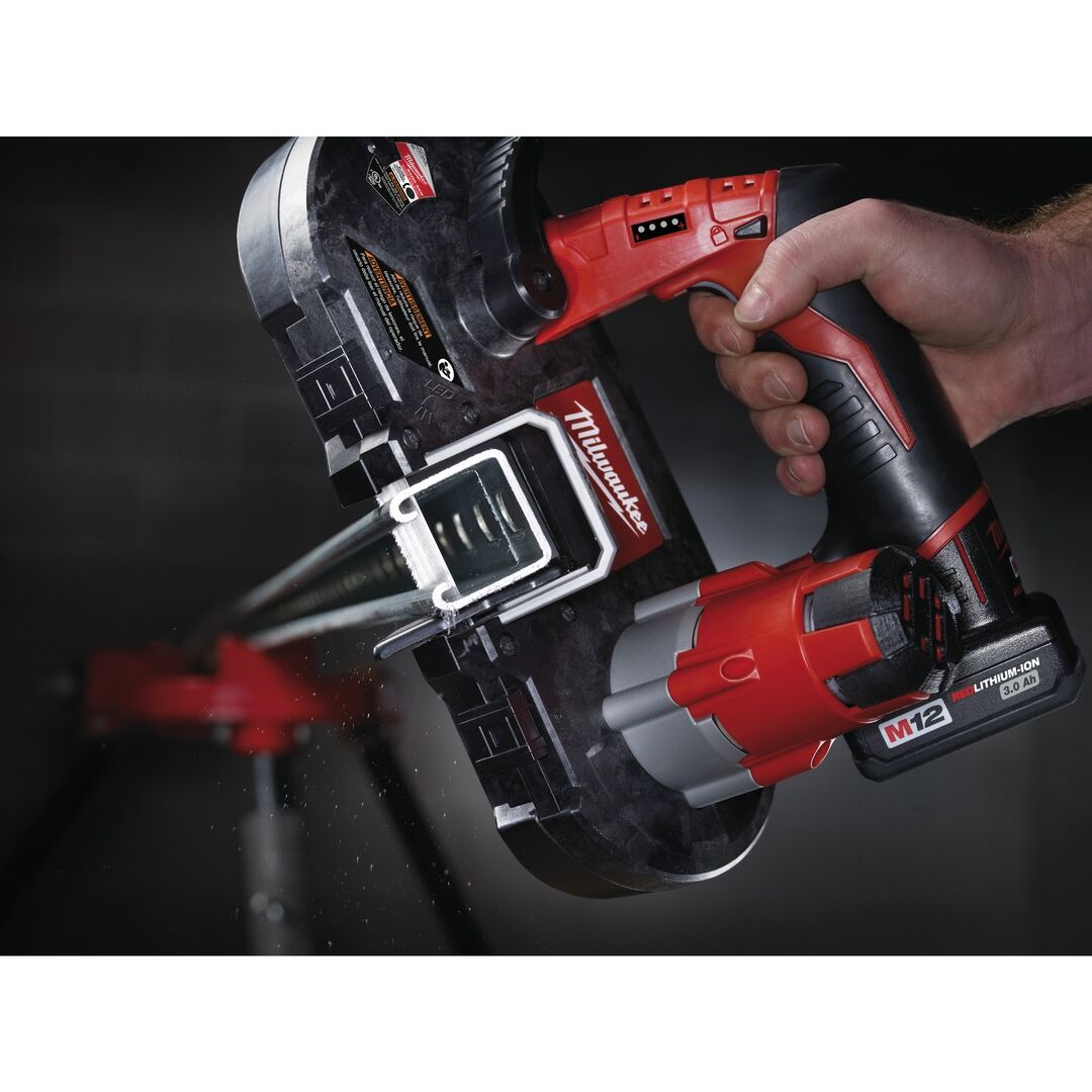 MILWAUKEE Akku-Bandsäge M12 BS 4Ah
