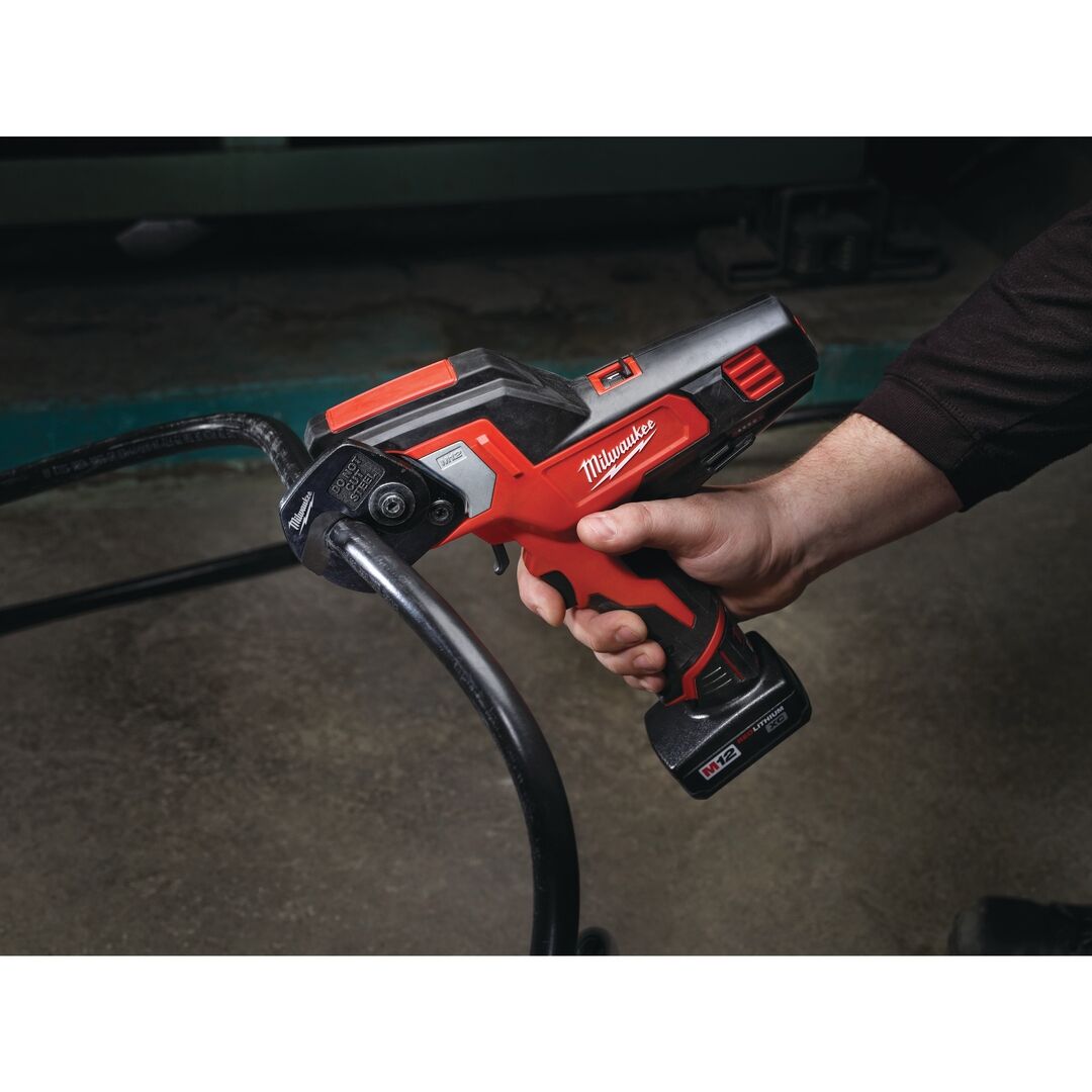 MILWAUKEE Akku-Kabelschneider M12 CC-0 ohne Akku & Ladegerät im Karton