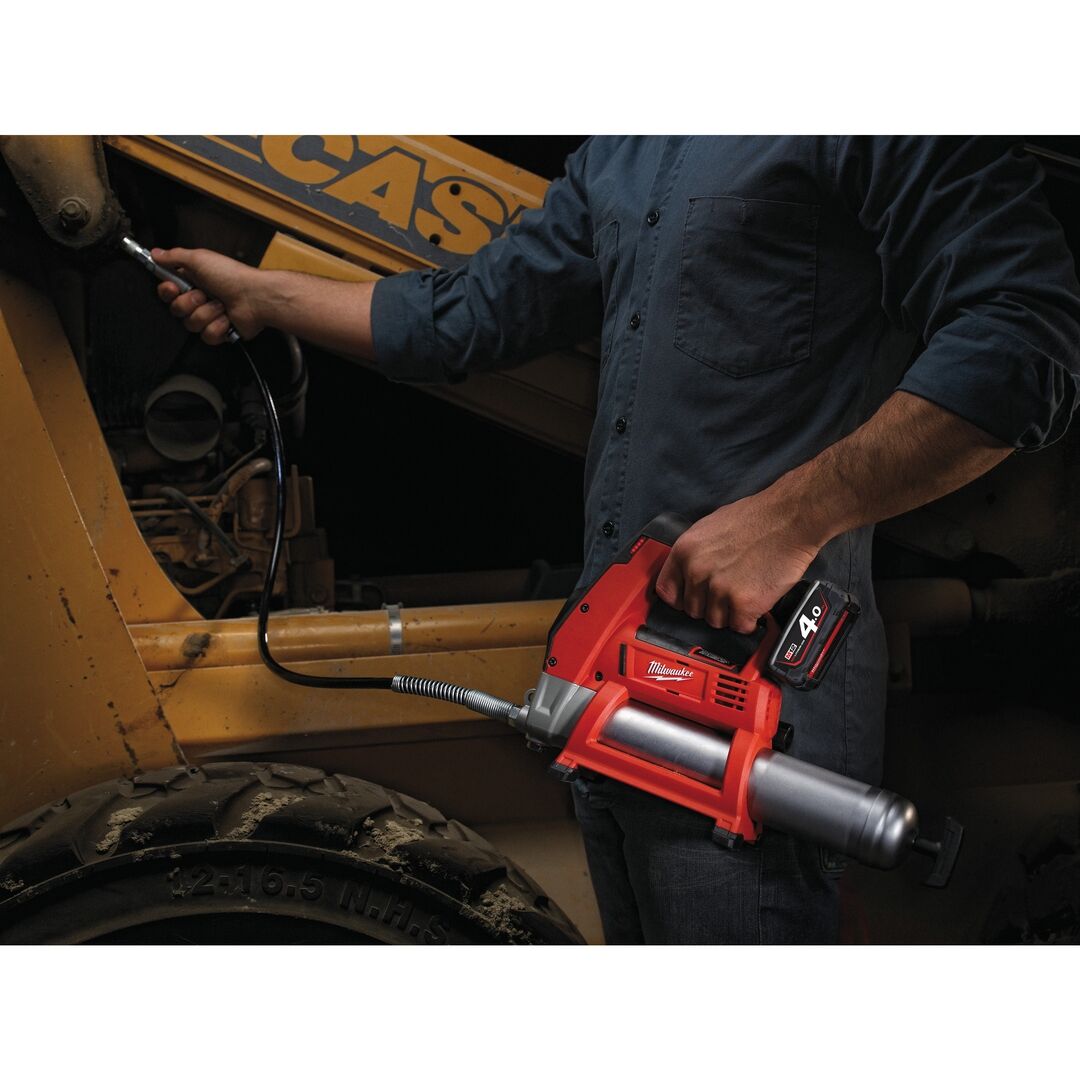 MILWAUKEE Akku-Fettpresse M12 GG 4Ah