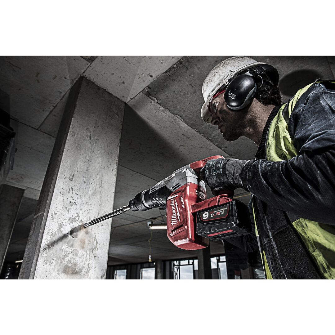 MILWAUKEE Akku-Kombihammer M18 CHM-121C SDS-max 1x12Ah Ladegerät