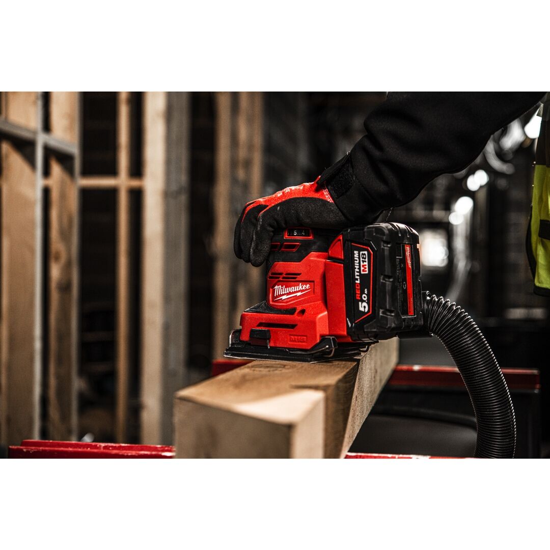 MILWAUKEE Akku-Exzenterschleifer M18BQSS-502B 2x5Ah Ladegerät