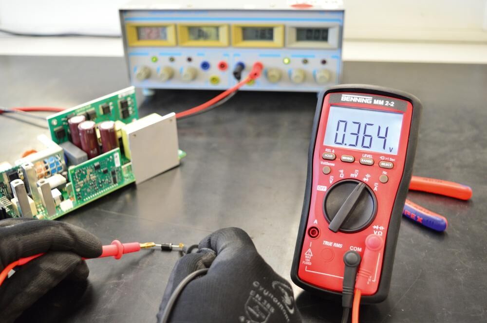 BENNING Digital-Multimeter MM 2-2