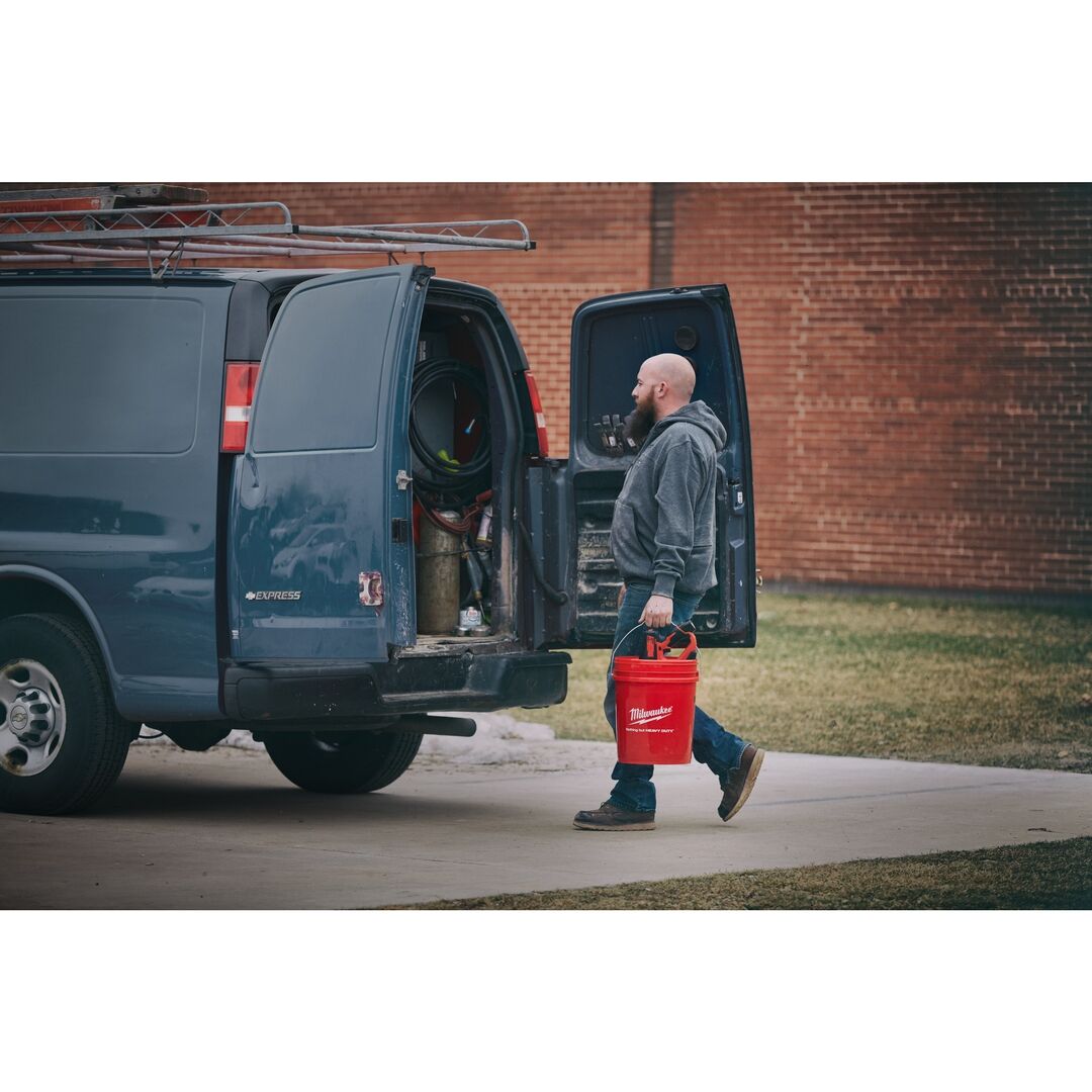 MILWAUKEE Akku Rohrreiniger M12BDC8-0C Solo im Eimer