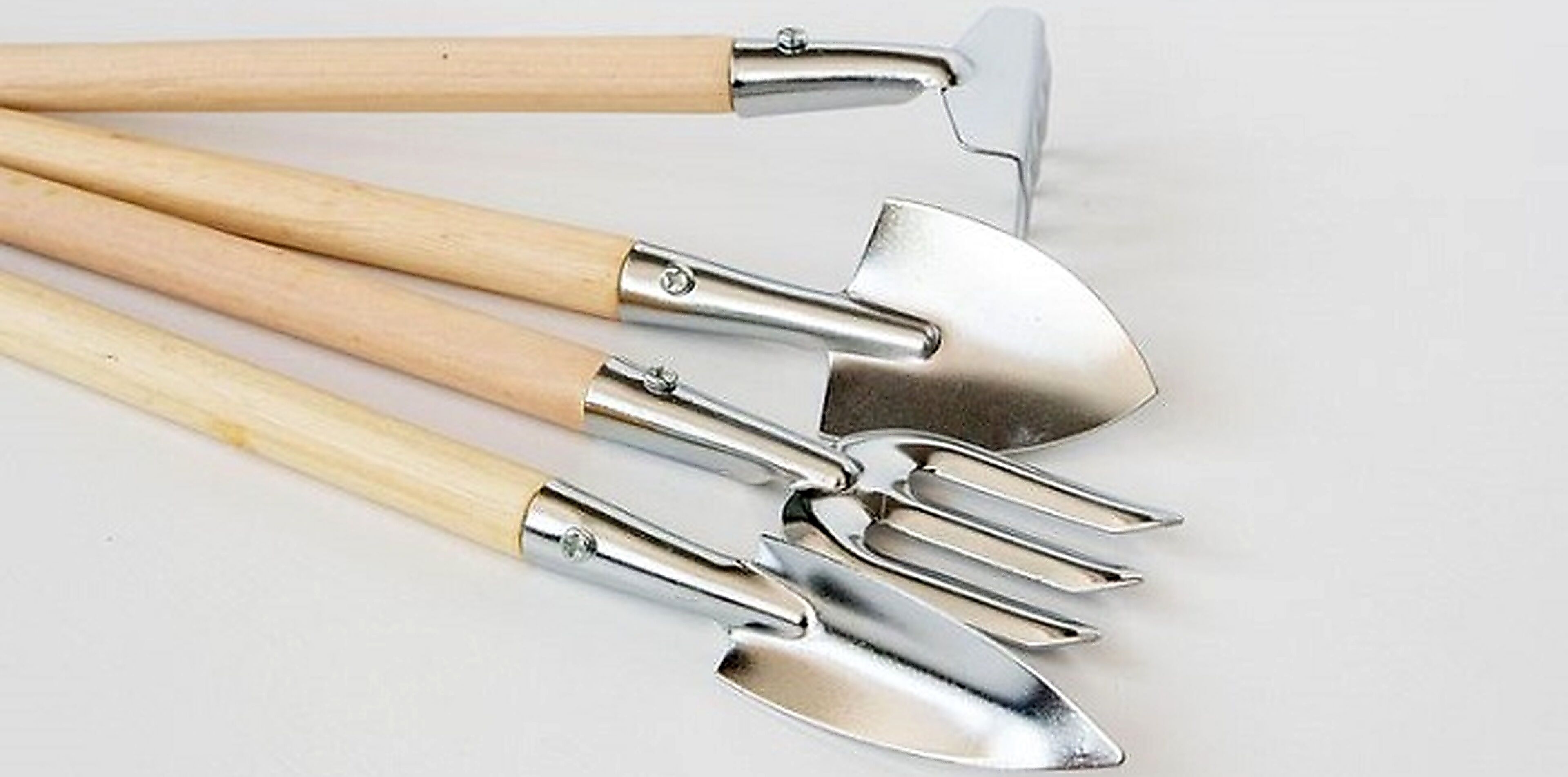 gardening-tools_4k_width_3840_sharp