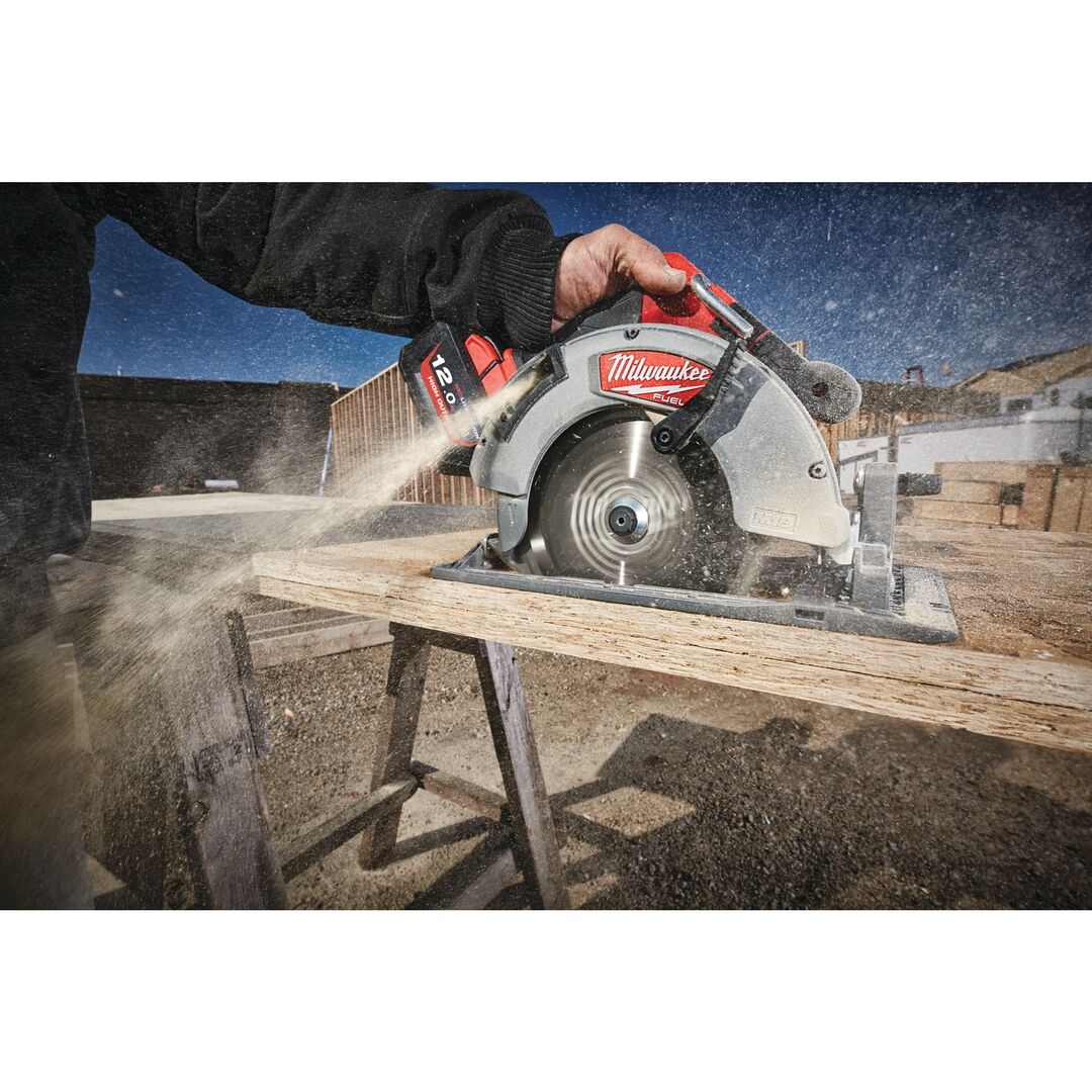 MILWAUKEE Akku-Kreissäge M18 FCS66-0C ohne Akku & Ladegerät im Koffer