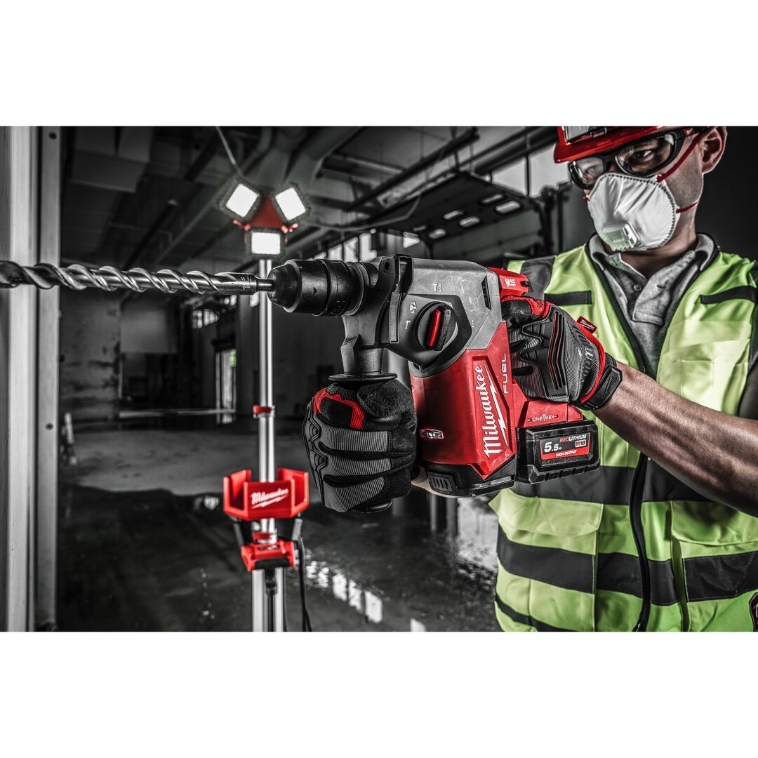 MILWAUKEE Akku-Kombihammer M18 ONEFHX-552X 2x18V 5,5Ah Ladegerät
