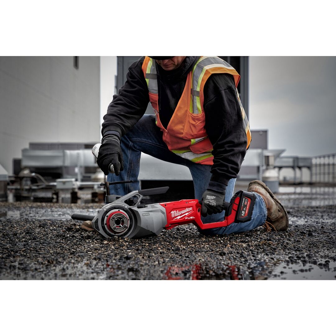 MILWAUKEE Akku-Gewindeschneidkluppe FUEL M18 FPT2-0C ohne Akku & Ladegerät im Koffer