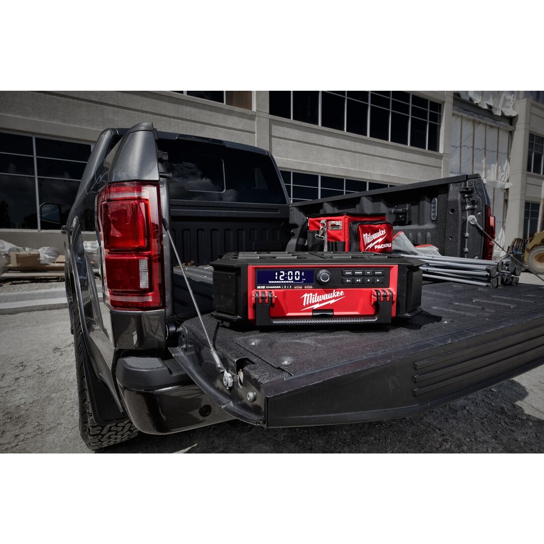 MILWAUKEE PACKOUT Akku-Radio Baustellenradio mit Ladefunktion M18 PRC DAB+