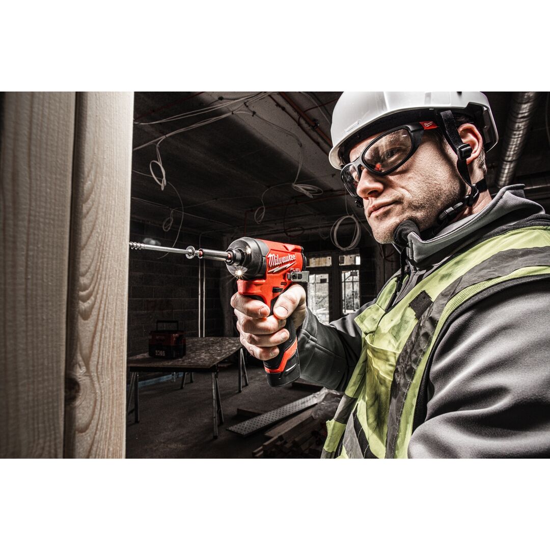 MILWAUKEE Akku-Schlagschrauber 1/4" Hex M12FID2-202X 2x12V/2,0Ah Ladegerät