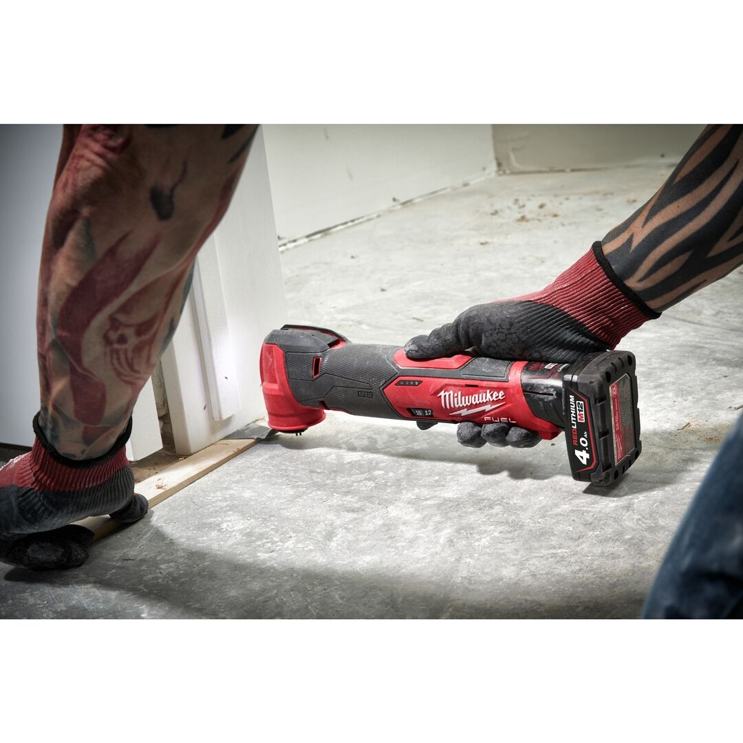 MILWAUKEE Multitool M12 FMT-422X Fuel 12V 1x4Ah 1x2Ah