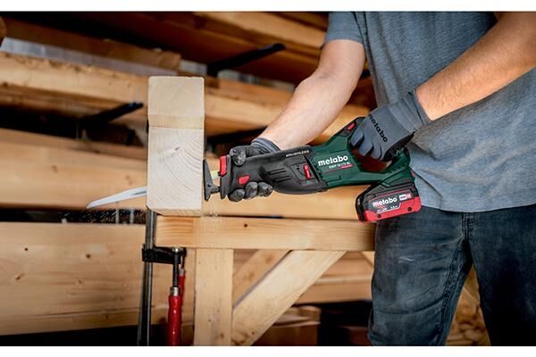 METABO Akku-Säbelsäge SSEP 18 LT BL ohne Akku & Ladegerät in MetaBOX