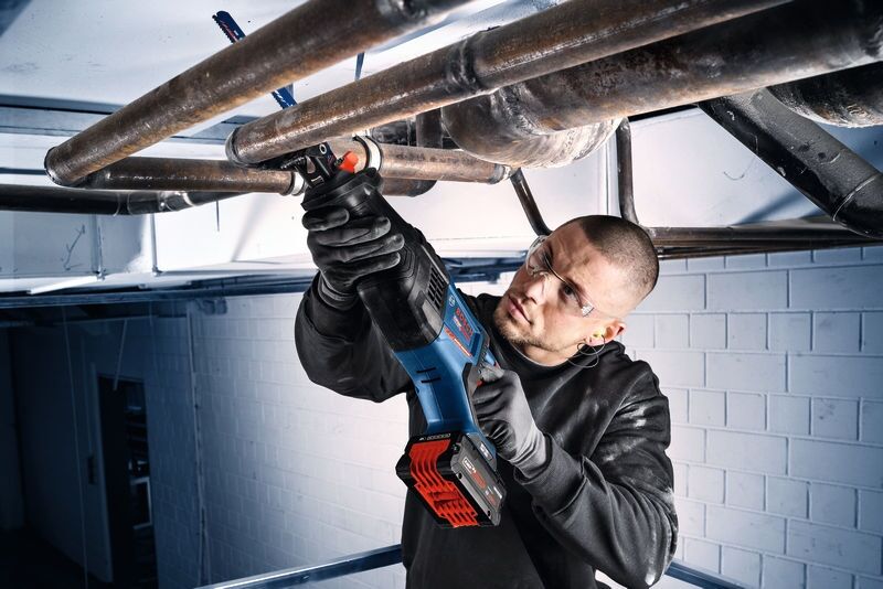 BOSCH EXPERT Akku-Säbelsäge EXSA18V-32 solo, in L-BOXX