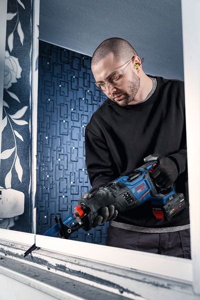 BOSCH EXPERT Akku-Säbelsäge EXSA18V-32 solo, in L-BOXX